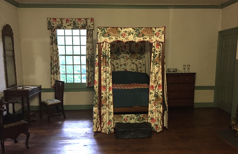 George and Martha Washington's bedroom